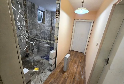 Bau- und Reparaturarbeiten an einem Haus in Kavarna
