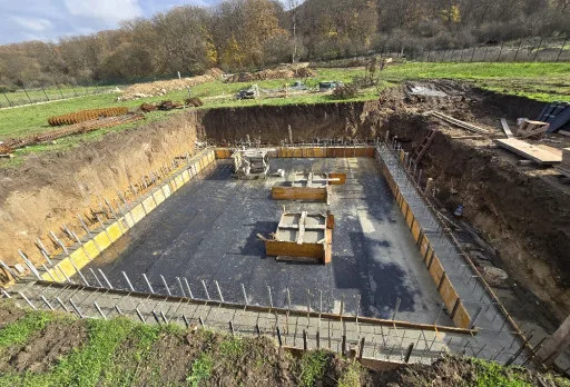 Строителство на къща във Варна, Долище