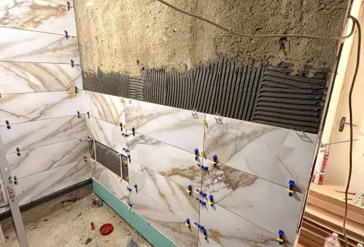 Bau- und Reparaturarbeiten an einem Haus in Kavarna