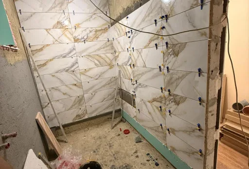 Bau- und Reparaturarbeiten an einem Haus in Kavarna