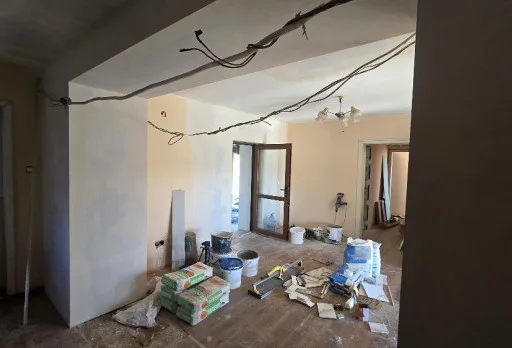Bau- und Reparaturarbeiten an einem Haus in Kavarna