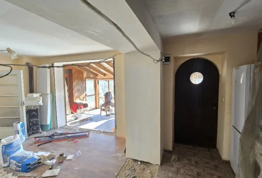 Bau- und Reparaturarbeiten an einem Haus in Kavarna