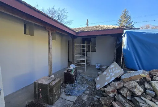 Bau- und Reparaturarbeiten an einem Haus in Kavarna