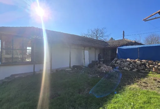 Bau- und Reparaturarbeiten an einem Haus in Kavarna