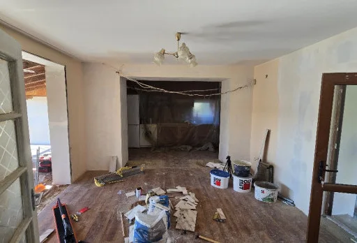 Bau- und Reparaturarbeiten an einem Haus in Kavarna