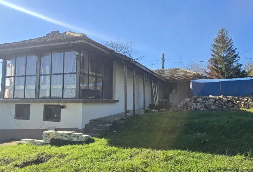 Bau- und Reparaturarbeiten an einem Haus in Kavarna