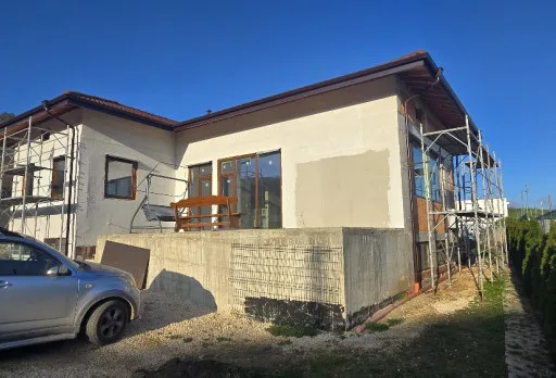 Класическа къща с покрив от керемиди – Рогачево 