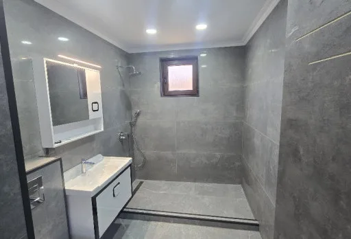 Класическа къща с покрив от керемиди – Рогачево 