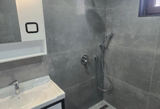 Класическа къща с покрив от керемиди – Рогачево 