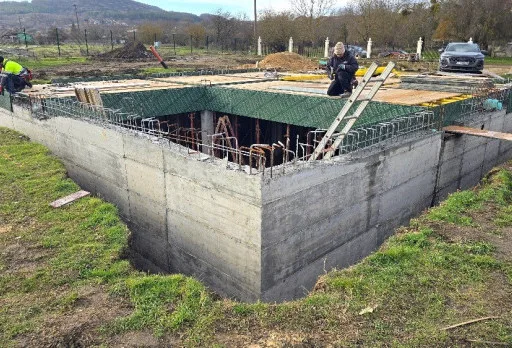 Строителство на къща във Варна, Долище