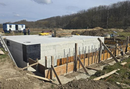 Строителство на къща във Варна, Долище