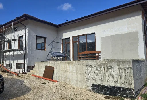 Класическа къща с покрив от керемиди – Рогачево 