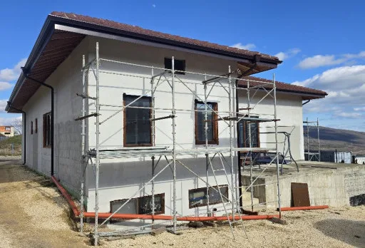 Класическа къща с покрив от керемиди – Рогачево 