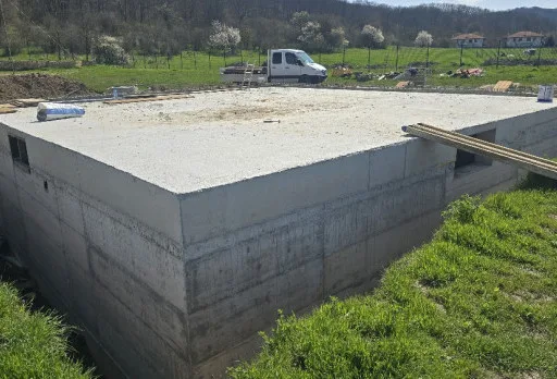 Строителство на къща във Варна, Долище