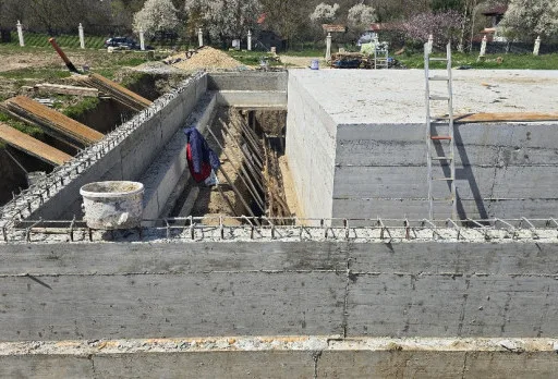 Строителство на къща във Варна, Долище