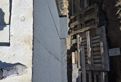 Bau eines Holzbauhauses in der Nähe von Varna