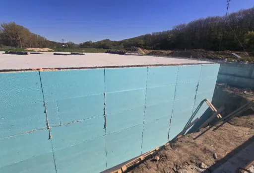 Bau eines Holzbauhauses in der Nähe von Varna