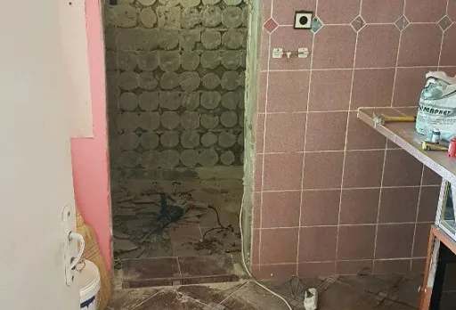 Reparaturarbeiten an einem Haus in Dobrich