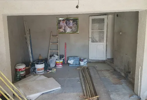 Reparaturarbeiten an einem Haus in Dobrich