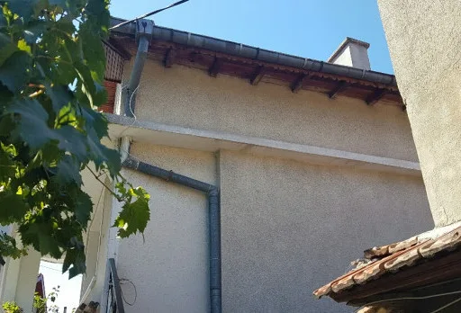 Reparaturarbeiten an einem Haus in Dobrich