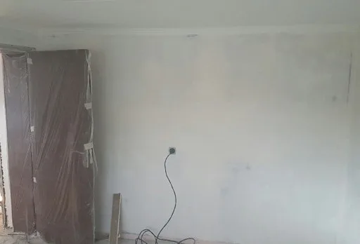 Reparaturarbeiten an einem Haus in Dobrich