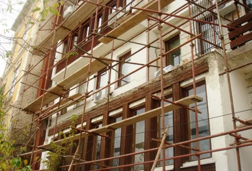 Саниране на фасада на aдминистративна сграда в Балчик