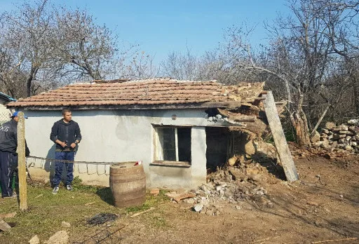 Bau- und Reparaturarbeiten an einem Haus bei Krapets