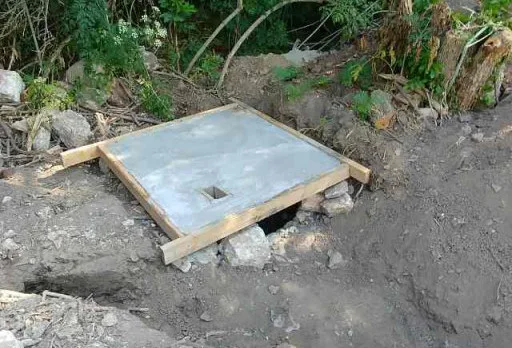 Bau- und Reparaturarbeiten an einem Haus bei Krapets