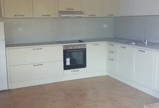 Bau- und Reparaturarbeiten an einem Haus bei Krapets