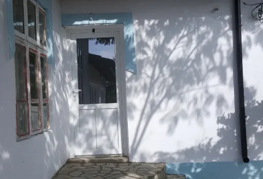 Bau- und Reparaturarbeiten an einem Haus bei Krapets