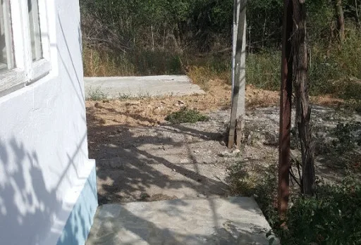Bau- und Reparaturarbeiten an einem Haus bei Krapets