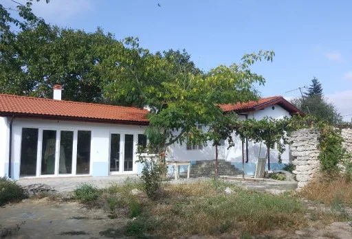 Bau- und Reparaturarbeiten an einem Haus bei Krapets