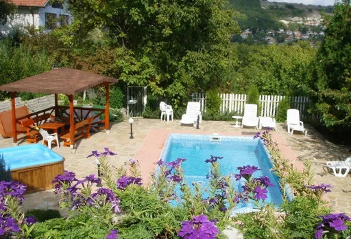 Строителство на басейн в Балчик