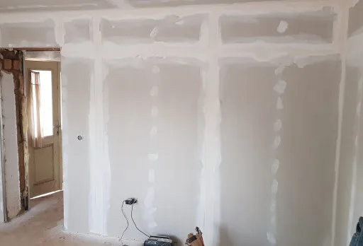 Bau- und Reparaturarbeiten an einem Haus in der Nähe von Durankulak