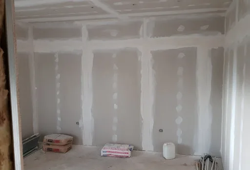 Bau- und Reparaturarbeiten an einem Haus in der Nähe von Durankulak