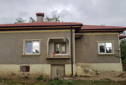 Bau- und Reparaturarbeiten an einem Haus in der Nähe von Durankulak