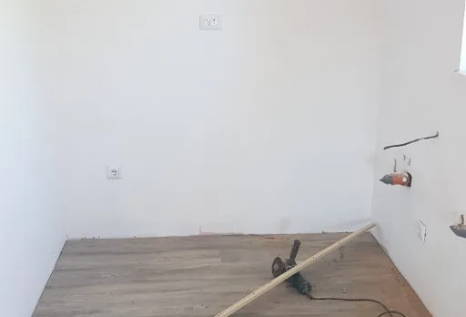 Bau- und Reparaturarbeiten an einem Haus in der Nähe von Durankulak