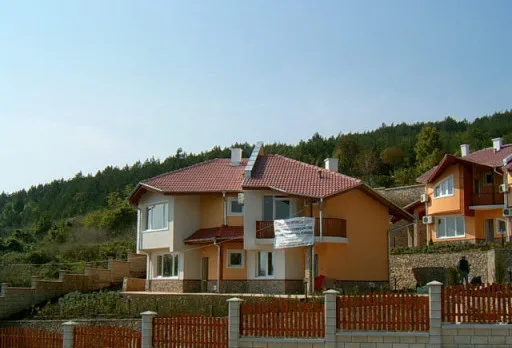 Строителство на 8 къщи в Балчик, с. Рогачево