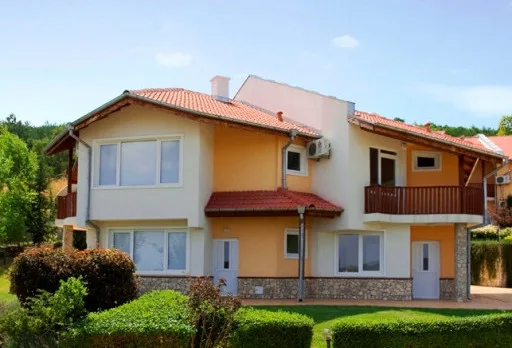 Строителство на 8 къщи в Балчик, с. Рогачево