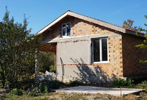 Reparaturarbeiten an einem Haus in der Region Balchik