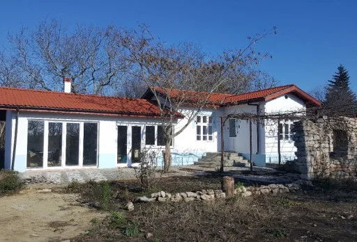 Bau- und Reparaturarbeiten an einem Haus bei Krapets