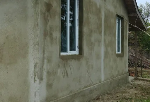 Reparaturarbeiten an einem Haus in der Region Balchik