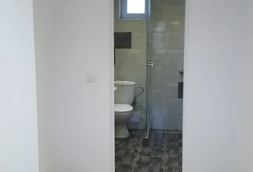 Bau- und Reparaturarbeiten an einem Haus in der Nähe von Durankulak
