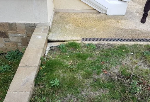 Строителство и ремонт на площадка, беседка и ограда на къща във Варна