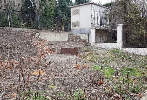 Строителство и ремонт на площадка, беседка и ограда на къща във Варна