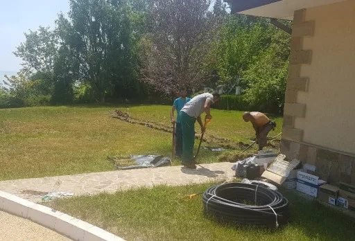 Строителство и ремонт на площадка, беседка и ограда на къща във Варна