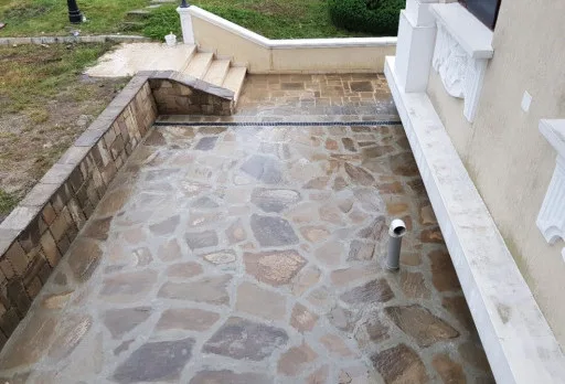 Строителство и ремонт на площадка, беседка и ограда на къща във Варна