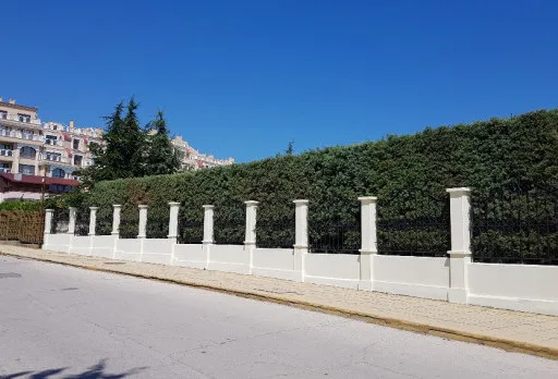 Строителство и ремонт на площадка, беседка и ограда на къща във Варна