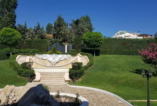 Строителство и ремонт на площадка, беседка и ограда на къща във Варна