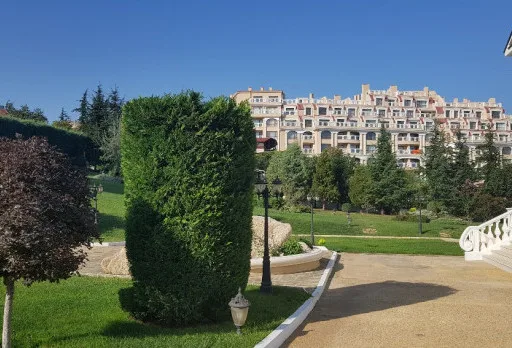 Строителство и ремонт на площадка, беседка и ограда на къща във Варна